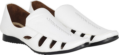 

Kraasa Men White Sandals