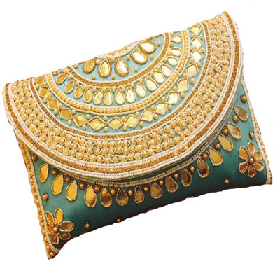 

CRAFTBAZAAR Party Green Clutch