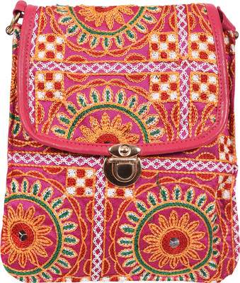 

Craft Trade Casual Multicolor Clutch