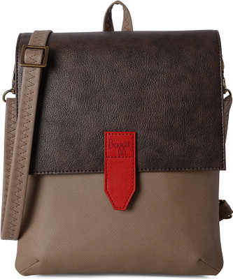 

Baggit L Affinity Y G Andrew Smoke (Beige) S 3 L Backpack(Brown)