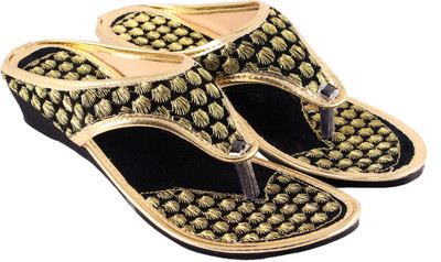 

Shopping Station Women Black-Gold Flats