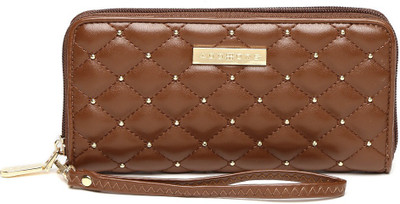 

Addons Casual Brown Clutch