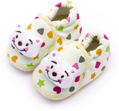 

Infano Boys & Girls Slip on Sneakers(White