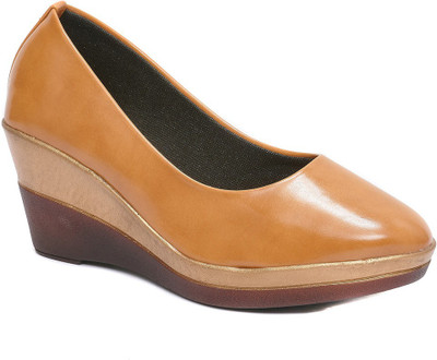 Dolphin Miles Women Gold Wedges