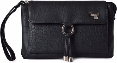 

Baggit Casual Black Clutch