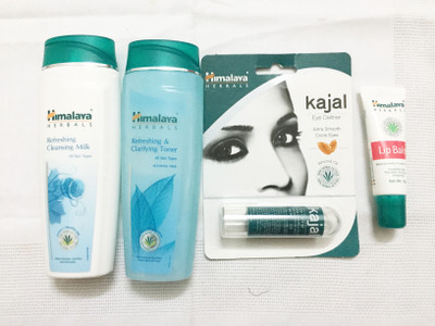 

Himalaya Refreshing & Clarifying Toner, Refreshing Cleansing Milk, Kajal Eye Definer, Lip Blam(Set of)