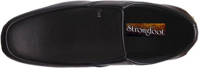 

Strongfoot Snazzy D 1017 Casuals For Men(Black, Blk1