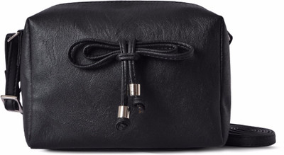 

Baggit Women Casual Black PU Sling Bag