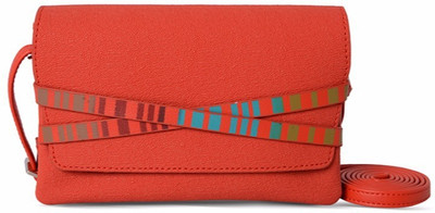 

Baggit Women Casual Red PU Sling Bag