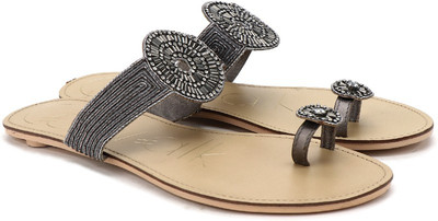 

Catwalk Women GUN METAL Flats