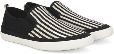 

United Colors of Benetton sneakers For Men(Black, 901