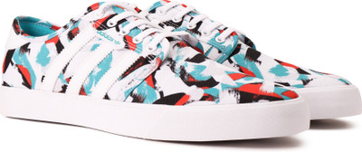 

ADIDAS ORIGINALS SEELEY Sneakers For Men(White, Ftwwht/eneblu/energy