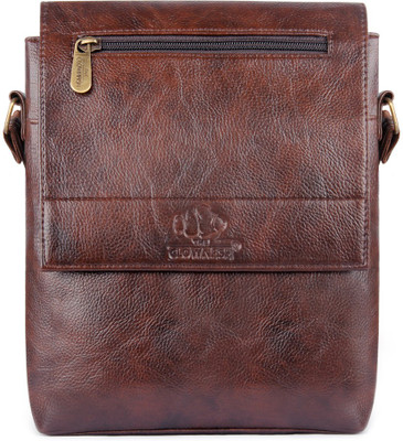 

The Clownfish Sling Bag(Brown)