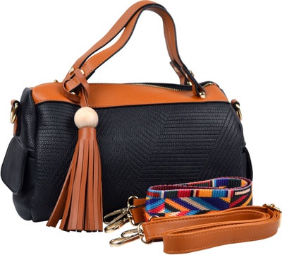 

Femiga Hand-held Bag(Black)