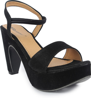 

Digni Women Black Heels