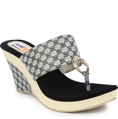

Digni Women Black Wedges