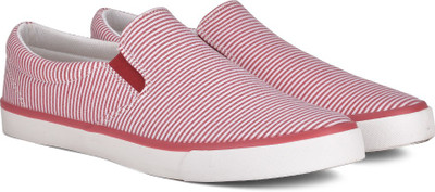 

United Colors of Benetton Slip On Sneakers For Men(Red, White, 903