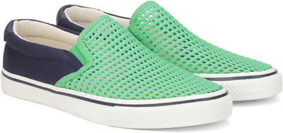 

United Colors of Benetton Sneakers For Men(Green, 905