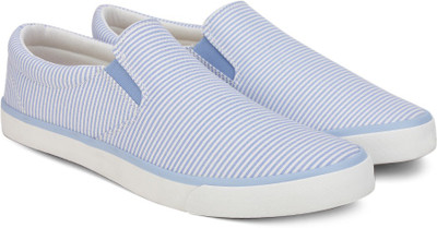 

United Colors of Benetton Casual For Men(Blue, White, 902