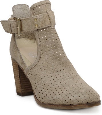 

iLO Women Beige Sandals