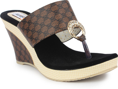 

Digni Women Brown Wedges