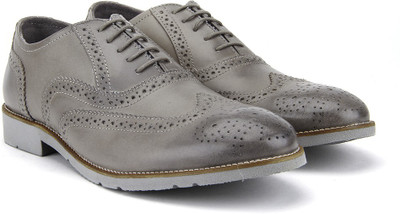 

United Colors of Benetton Corporate Casual shoes For Men(Grey, 901