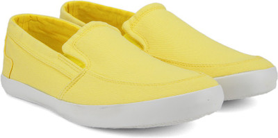 

United Colors of Benetton Sneakers For Men(Yellow, 902