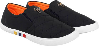 

World Wear Footwear Slip On Sneakers For Men(Black