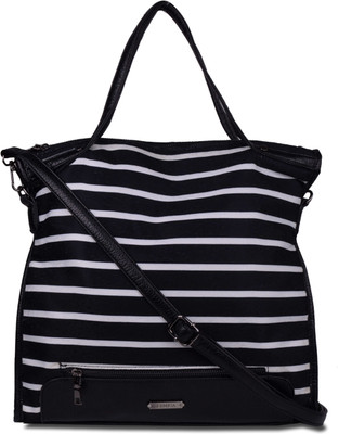 

Femiga Hand-held Bag(Black)
