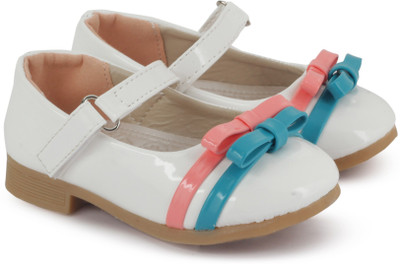 

KITTENS Girls Velcro Ballerinas(White