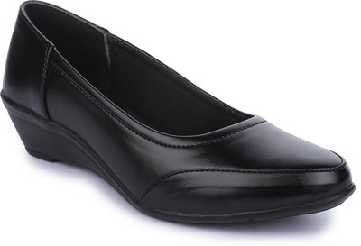 Naisha Slip On For Women(Black, 04;black