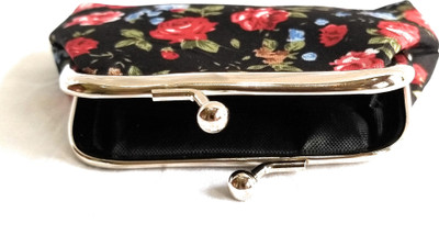 Iios Casual Black Clutch