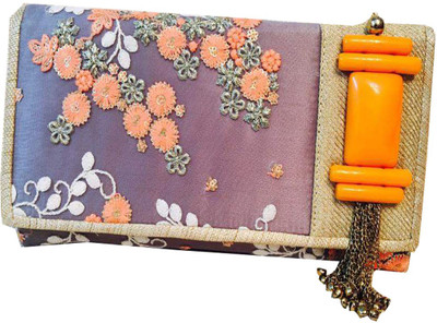 

CRAFTBAZAAR Party Purple Clutch