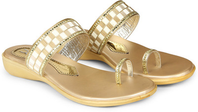 

XE Looks Women Golden Wedges