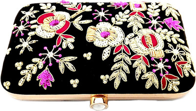 

Mehrunnisa Casual Black Clutch