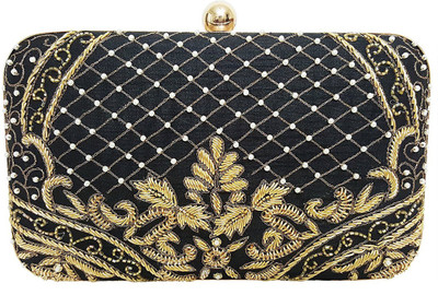 

Mehrunnisa Casual Black Clutch