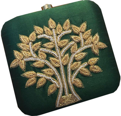 

CRAFTBAZAAR Party Green Clutch