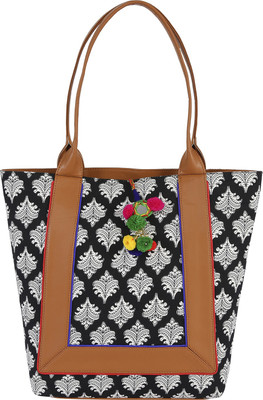

Le Cuero Women Casual Multicolor Cotton Tote