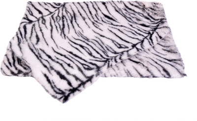 

Vardhman Fur Cloth color white tiger print , Size 38 " x 34" , 2 Cms soft Hair Length Used For Dresses, Soft Toys Making, Jackets Etc