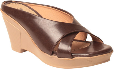 

MSC Women Brown Wedges