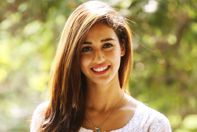 

Disha patani smile Poster Paper Print (18 inch X 12 inch, Rolled) Paper Print(18 inch X 12 inch, Rolled)