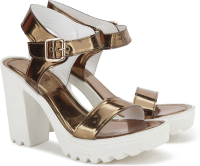

Catwalk Women BRONZE-Wrong Heels