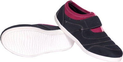 

Gliders by Liberty Sneakers For Women(Navy, N.blue