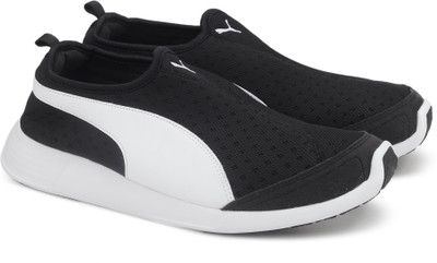 

Puma ST Trainer Evo Slip-on DP Running Shoes For Men(Black, White, Puma black-puma white