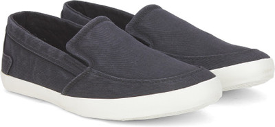 

United Colors of Benetton Slip on For Men(Black, 906