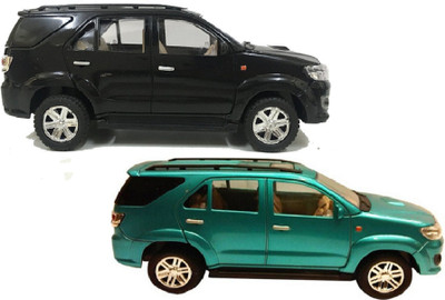 

MN OVERSEAS Combo of Green and Black Fortuner Toy Cars(Black, Green)