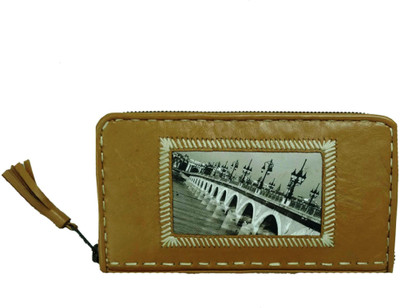 

Miruna Designs Casual Tan Clutch
