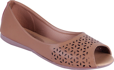 

Goyal Open Toe Cutwork Bellies For Women(Tan