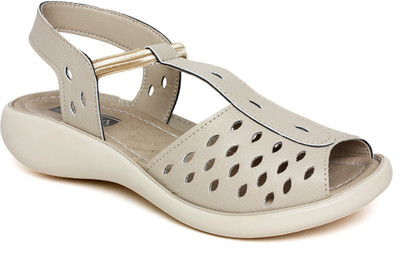 

Vendoz Women Cream Flats