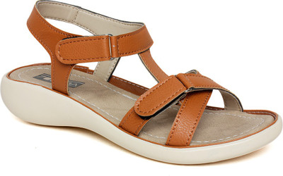 

Vendoz Women Tan Flats